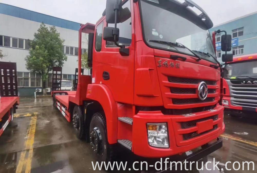 Dongfeng Flatbed Transport Vehicle